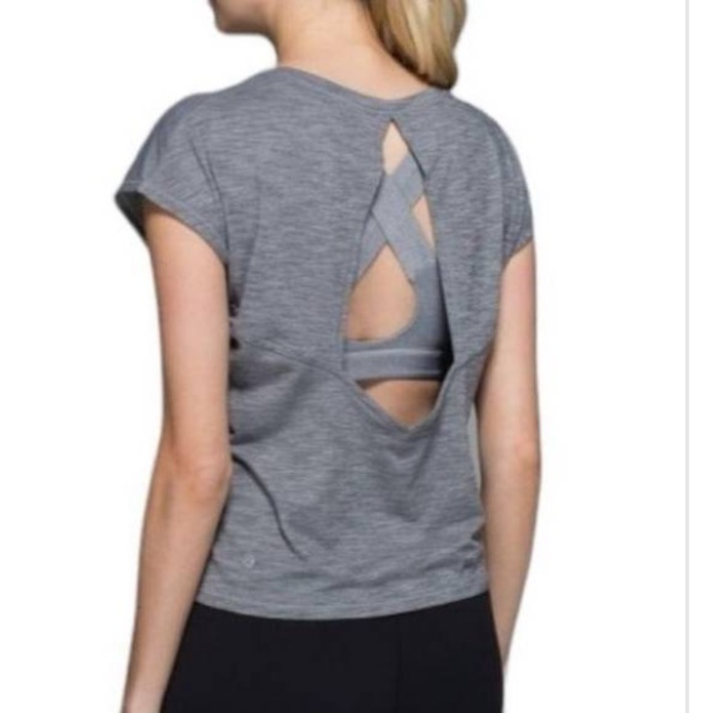 Lululemon Woman’s 10/12 Crop Short Sleeve